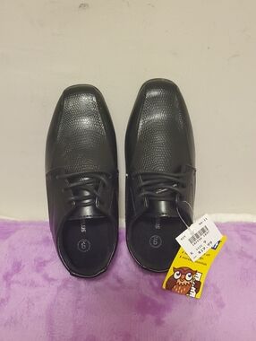 Smart Fit Black Textured Lace-Up Oxfords, Child Shoes Size 9 for the Boy.